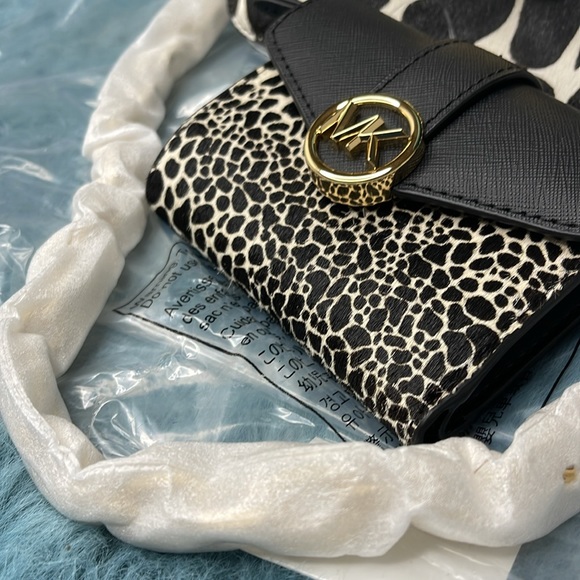 🤩🛍️Michael Michale Kors Carmen Shoulder Bag/Wallet Set🤩🛍️ - Picture 7 of 15